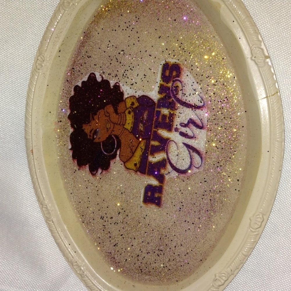 Ravens girl rolling tray